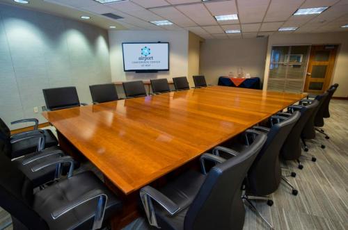 uphill_meeting_room